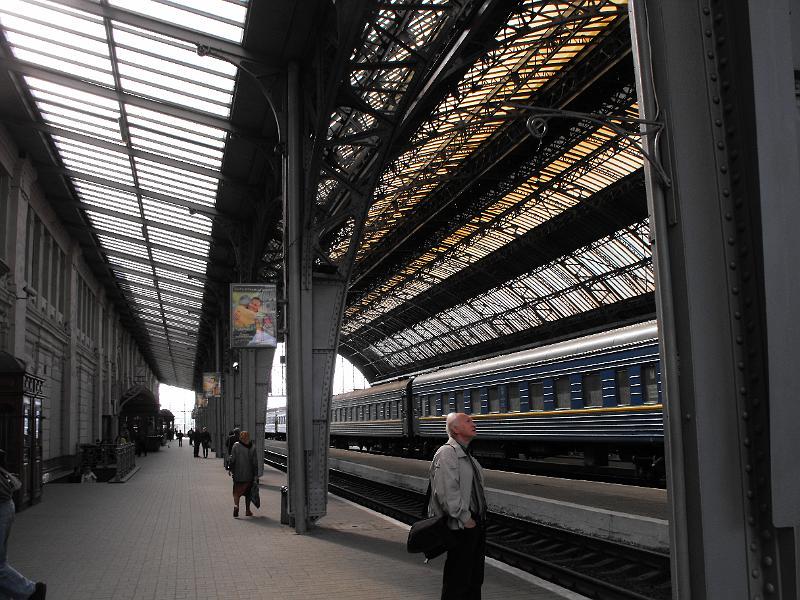 1010 045.jpg - Lwowski peron na Dworcu Głównym